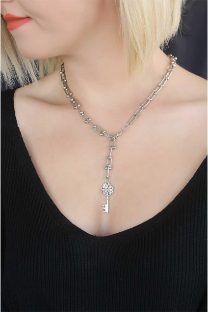 Silver Renkli Zincir Tasarım Yonca Anahtar Uçlu Kadın Kolye